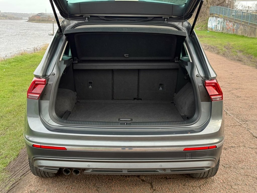 Volkswagen Tiguan Suv FL68LYH Grey #6