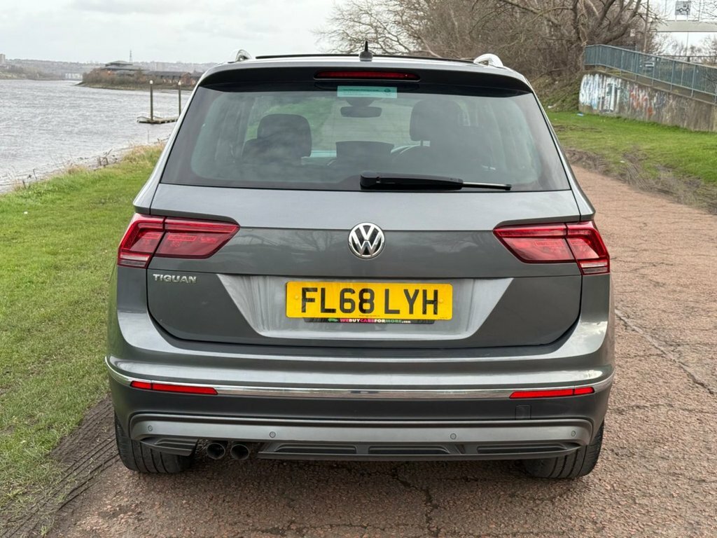 Volkswagen Tiguan Suv FL68LYH Grey #5