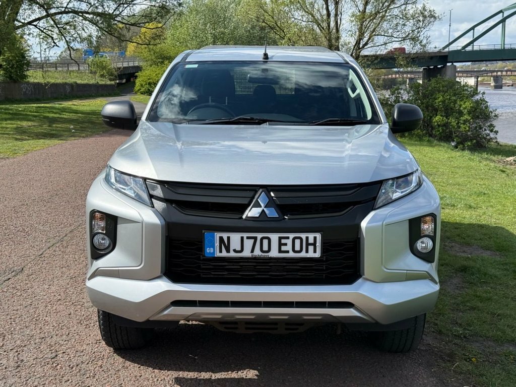 Mitsubishi L200 Pickup Silver #3