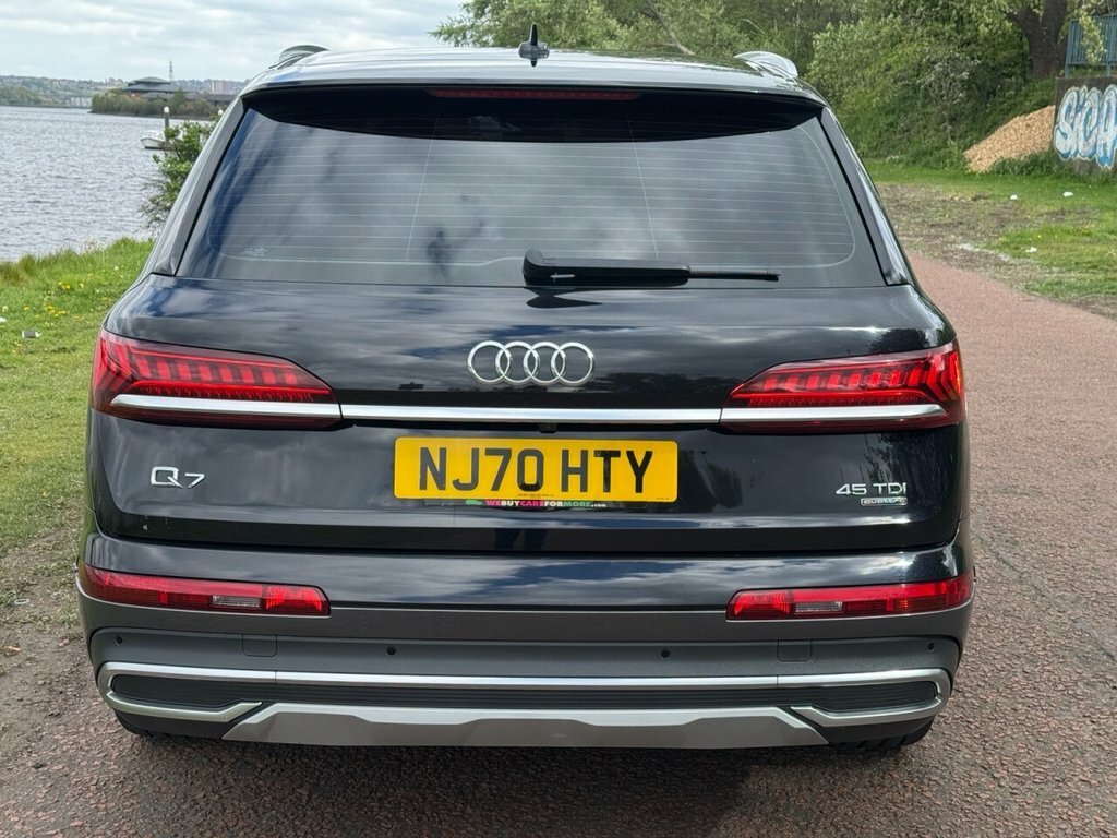 Audi Q7 3L Sport NJ70HTY Black #5
