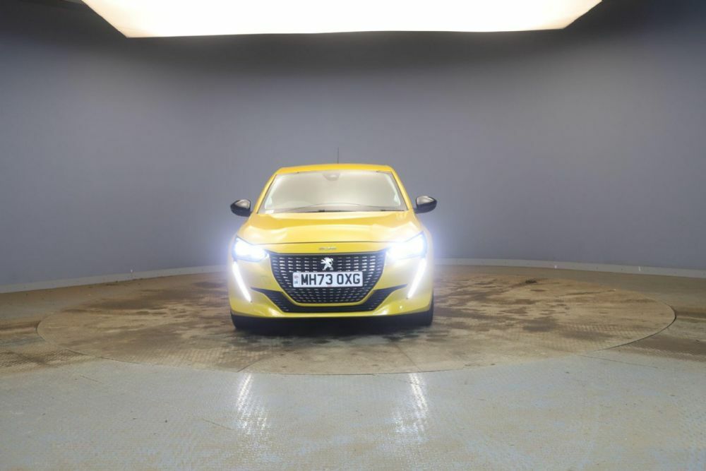 Peugeot 208 1.2 Puretech Active Premium Euro 6 S S Yellow