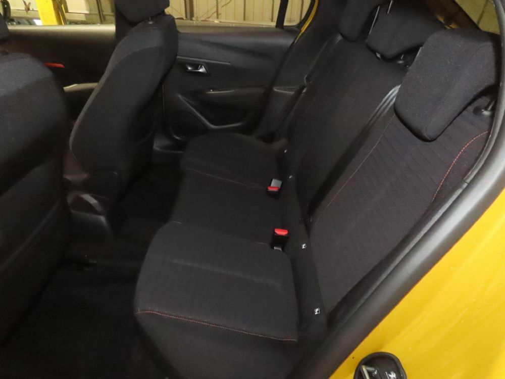 Peugeot 208 1.2 Puretech Active Premium Euro 6 S S Yellow #6