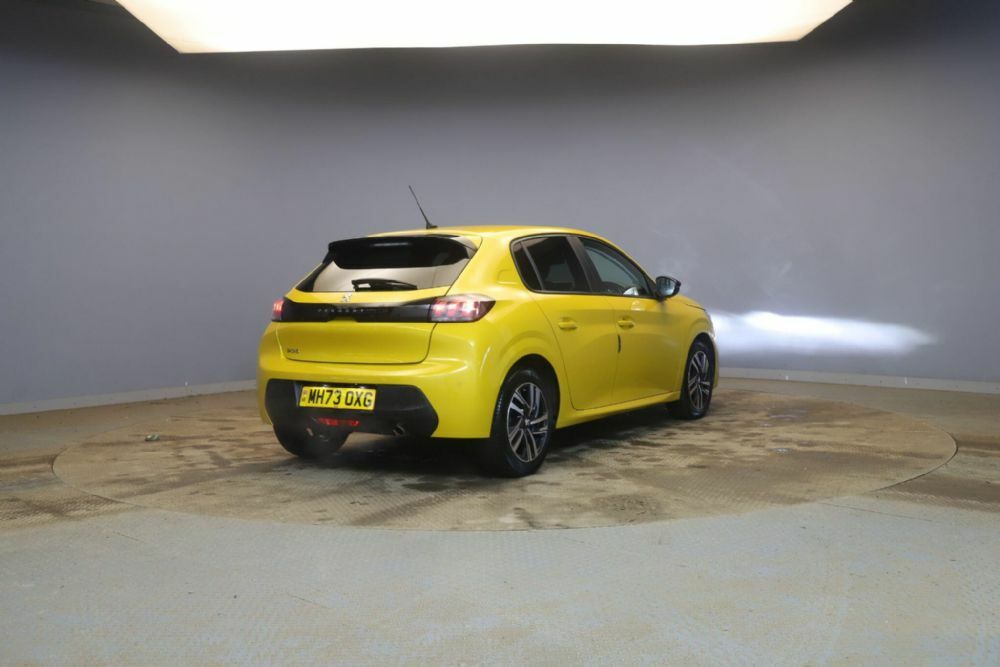 Peugeot 208 1.2 Puretech Active Premium Euro 6 S S Yellow #4