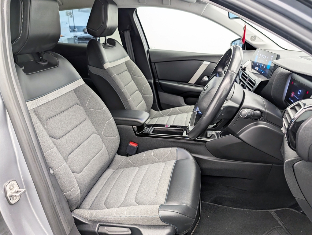 Citroen C4 1.2 130Hp Shine KM21XSU Grey #4