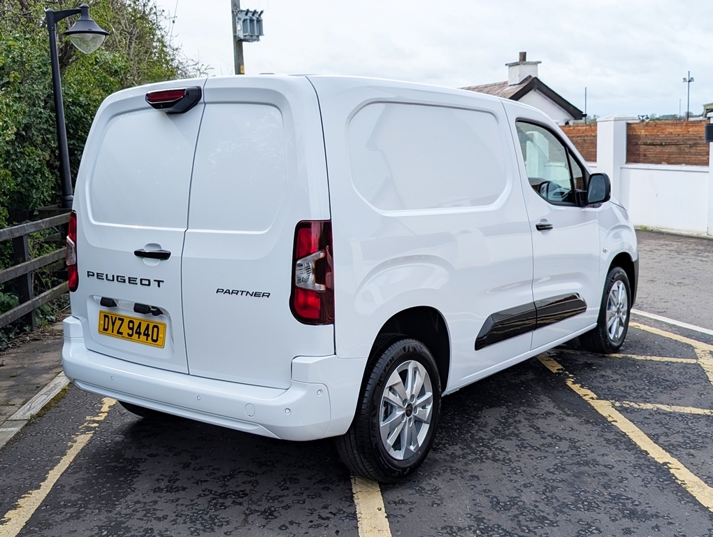 Peugeot Partner 1.5Bhdi 130Hp Asphalt Pre-reg Van White #5