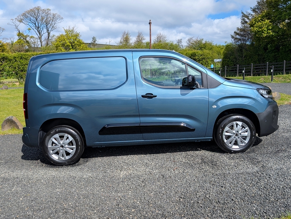 Peugeot Partner 1.5Bhdi 130Hp Asphalt Blue #6
