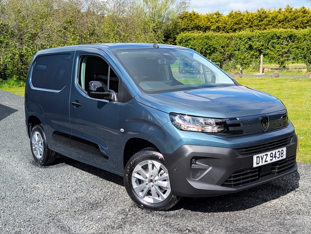 Peugeot Partner 1.5Bhdi 130Hp Asphalt Blue