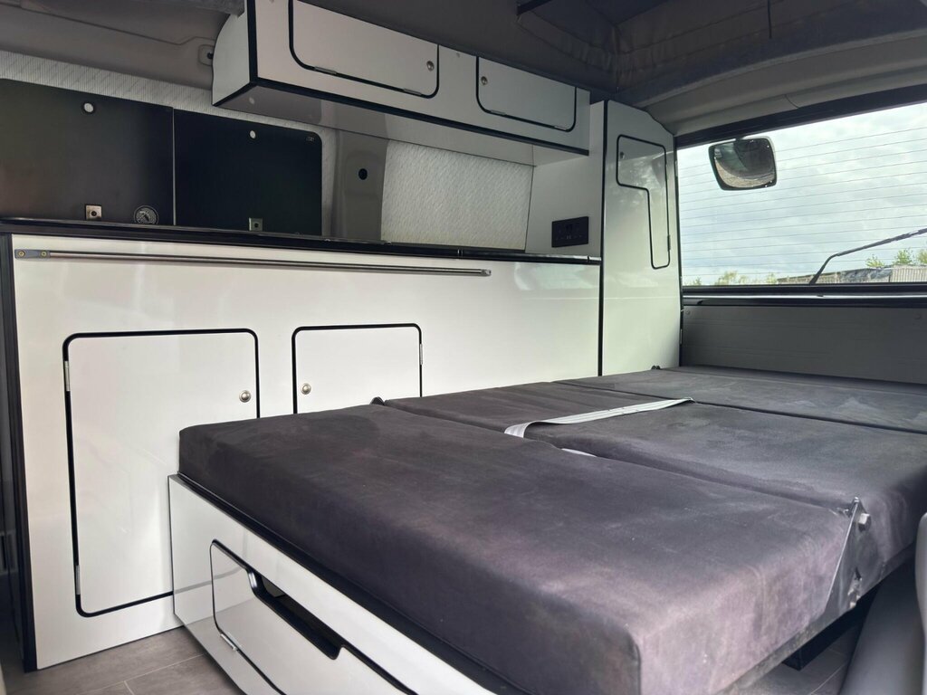 Mazda Bongo 2.5 B2500 116 Bhp Grey #13