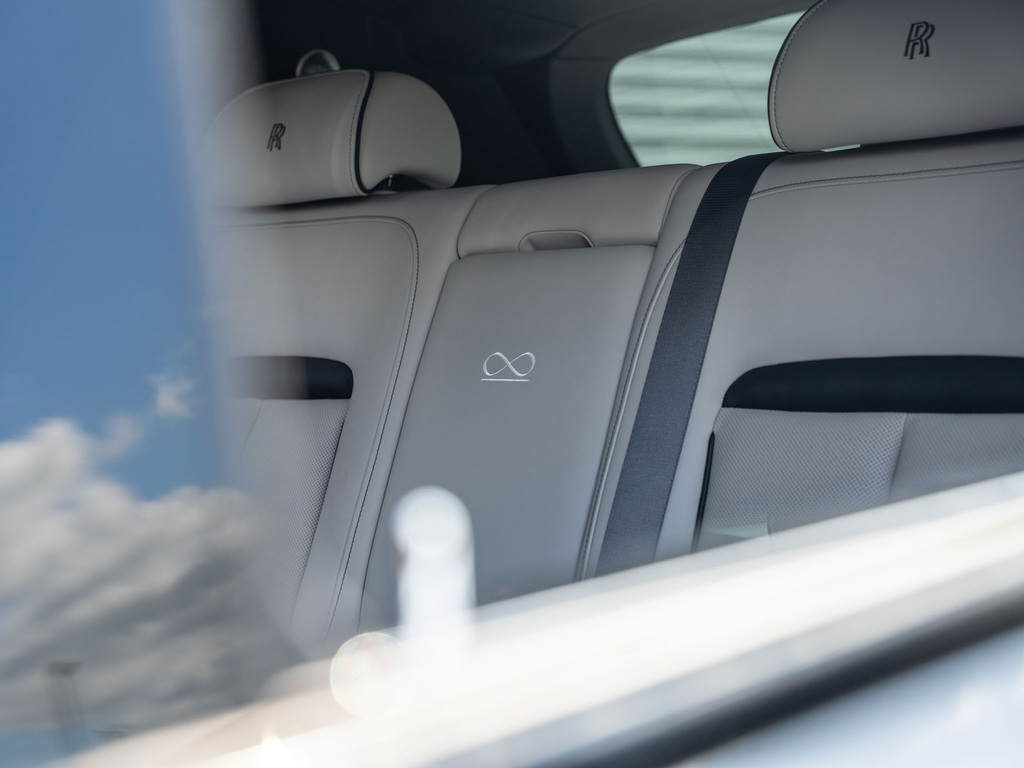 Rolls-Royce Cullinan Black Badge Black #23