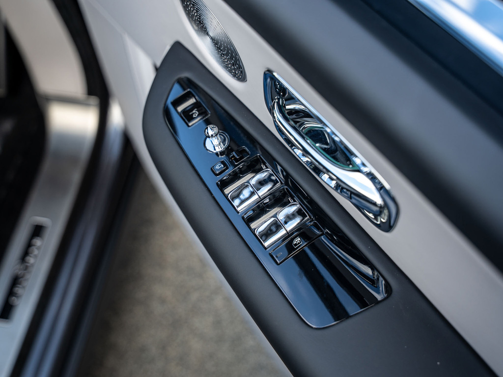 Rolls-Royce Cullinan Black Badge Black #11
