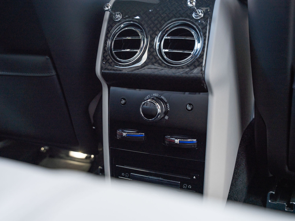 Rolls-Royce Cullinan Black Badge Black #21