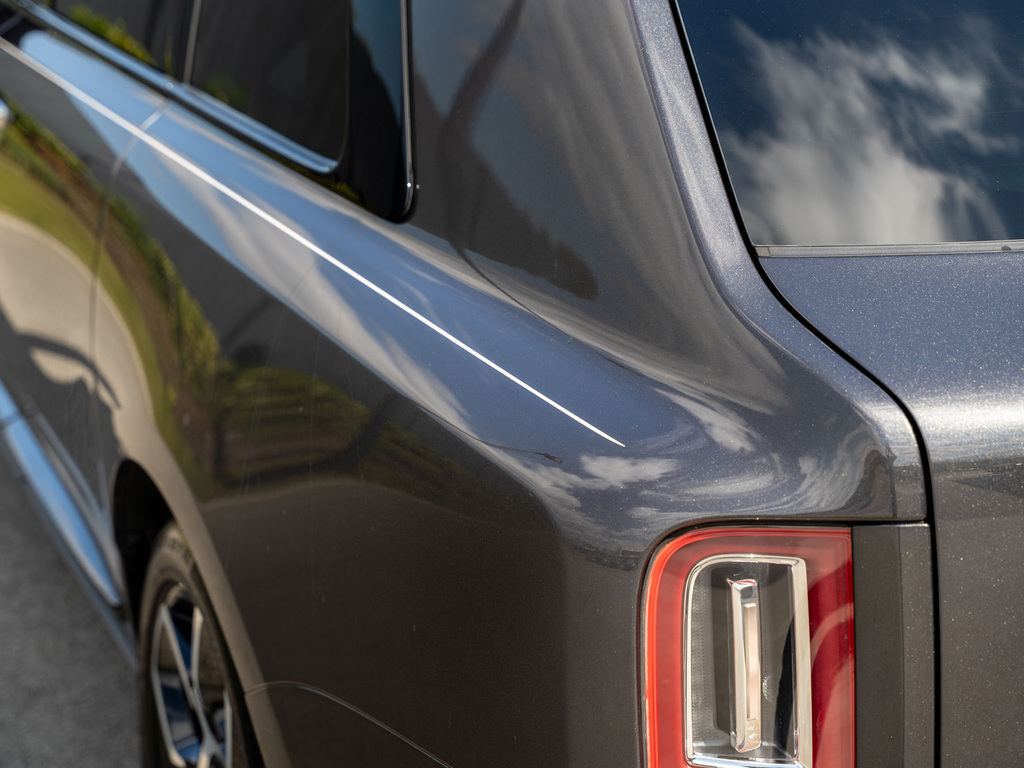 Rolls-Royce Cullinan Black Badge Black #37