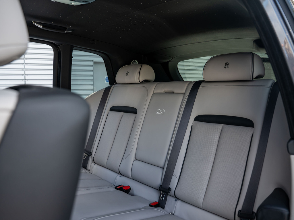 Rolls-Royce Cullinan Black Badge Black #25