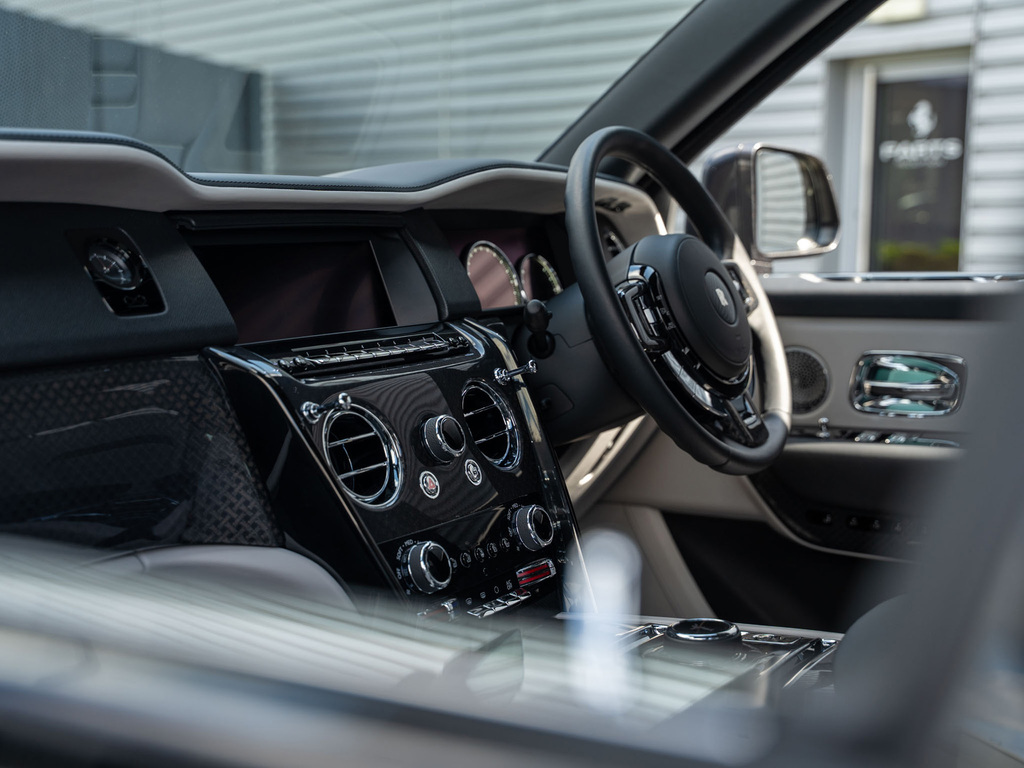 Rolls-Royce Cullinan Black Badge Black #26