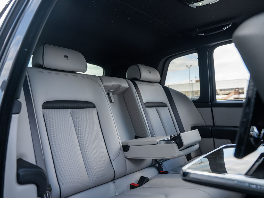 Rolls-Royce Cullinan Black Badge Black #19