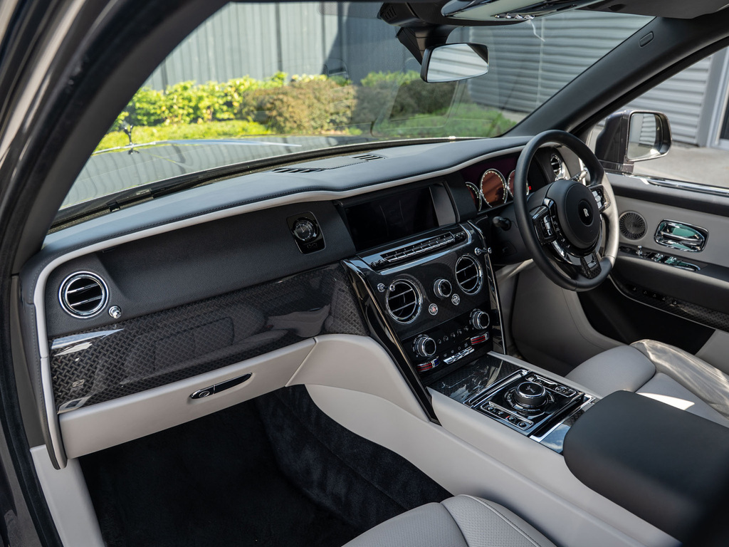 Rolls-Royce Cullinan Black Badge Black #27