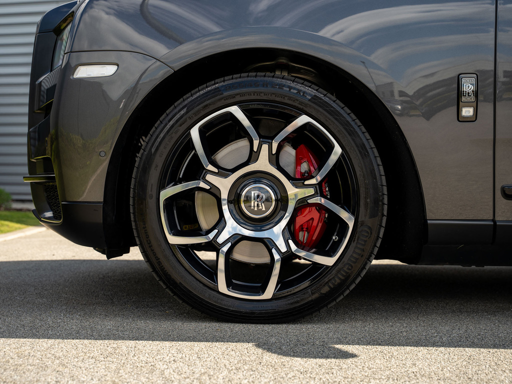 Rolls-Royce Cullinan Black Badge Black #38