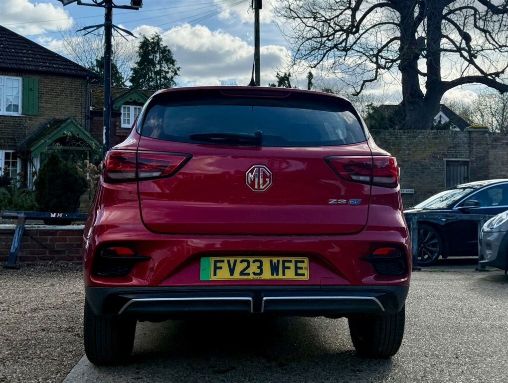 MG ZS Suv FV23WFE Red #4