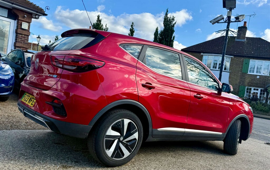 MG ZS Suv FV23WFE Red #2