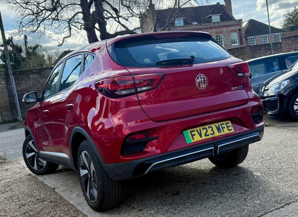 MG ZS Suv FV23WFE Red #5