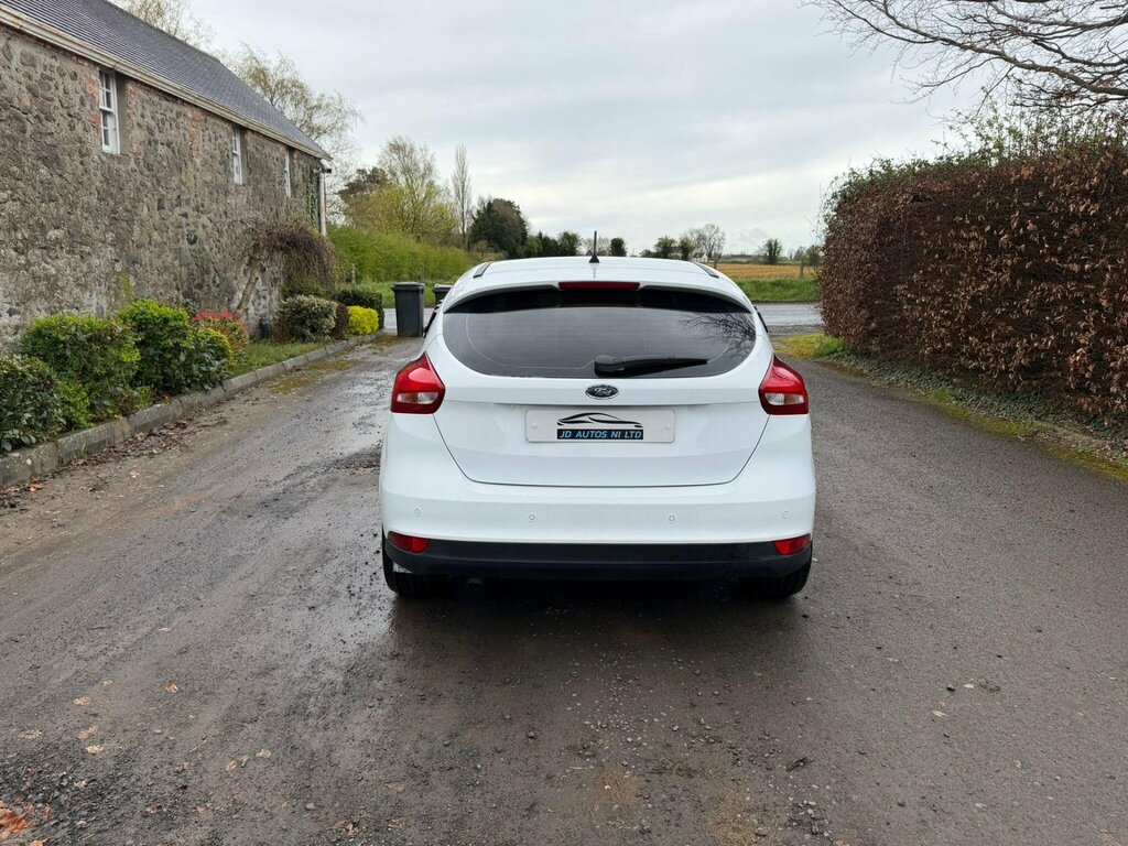 Ford Focus 1.6 Tdci Titanium Euro 5 Ss PF64JYS White #5
