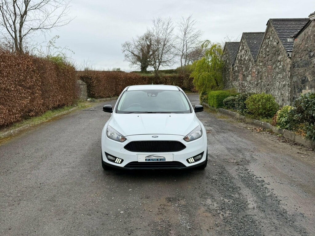 Ford Focus 1.6 Tdci Titanium Euro 5 Ss PF64JYS White #2