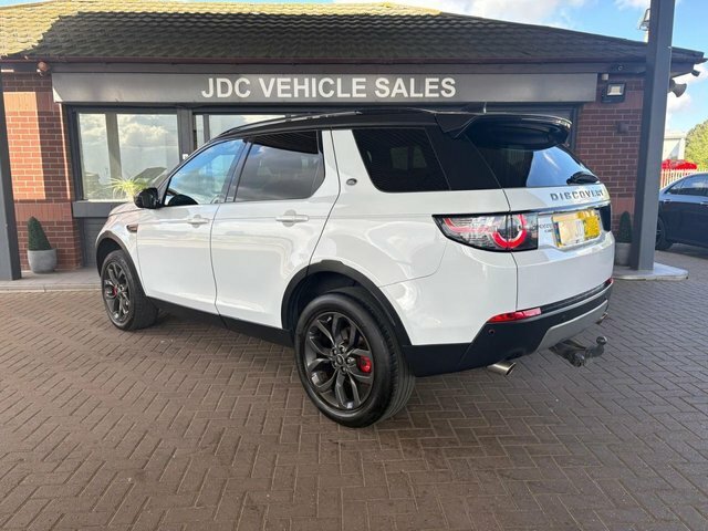 Land Rover Discovery Sport 2018 2.0 Td4 Landmark Suv 4Wd Euro DX68ULF White #2