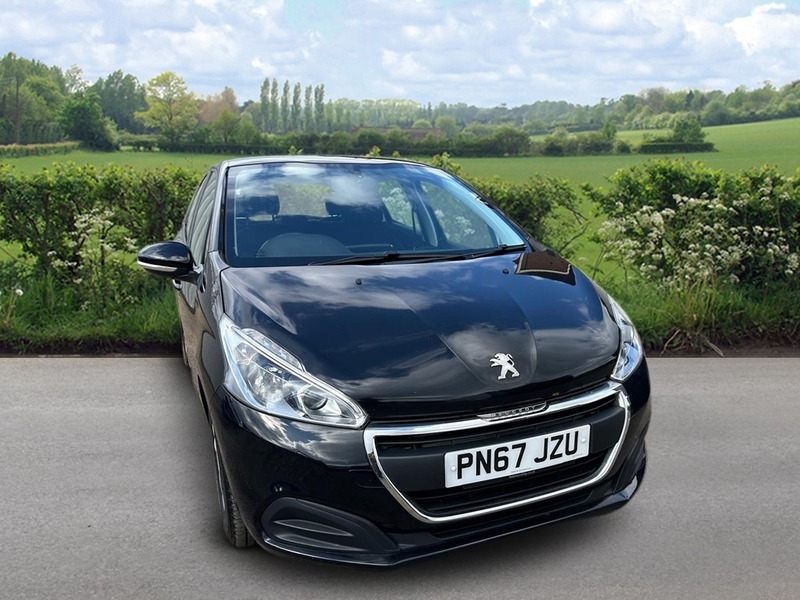 Peugeot 208 Active Black #2