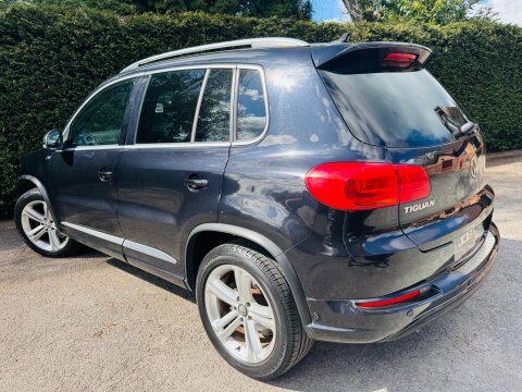 Volkswagen Tiguan 2.0 Tdi Bluemotion Black #2
