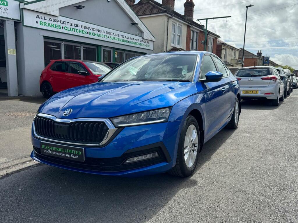 Skoda Octavia Hatchback 1.5 Tsi Act Se Euro 6 Ss 202272 HK72WYZ Blue #2