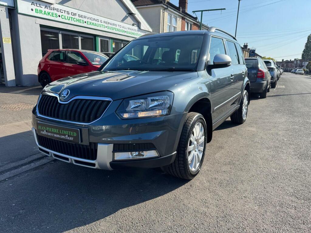 Skoda Yeti Suv 1.2 Tsi Se Outdoor Dsg Euro 5 201515 Grey #3