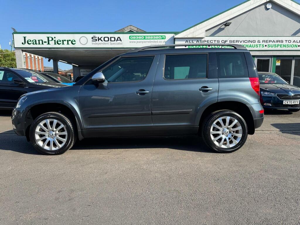 Skoda Yeti Suv 1.2 Tsi Se Outdoor Dsg Euro 5 201515 Grey #4