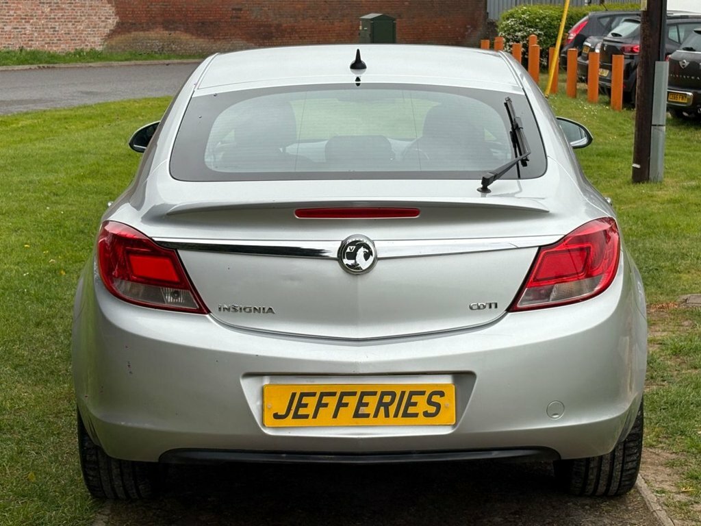 Vauxhall Insignia 2L Se Nav CV12YWD Silver #6