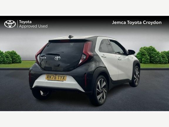 Toyota Aygo X Edge White #2