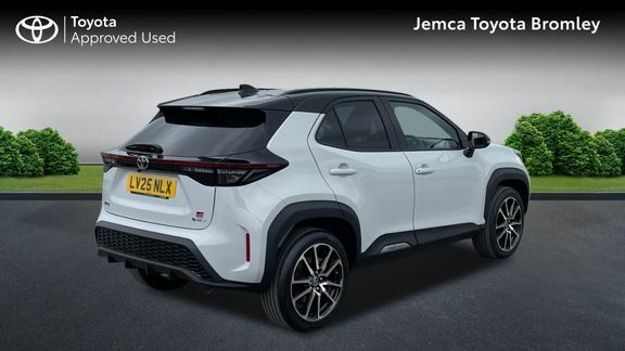 Toyota Yaris Cross Gr Sport Fwd LV25NLX Grey #2