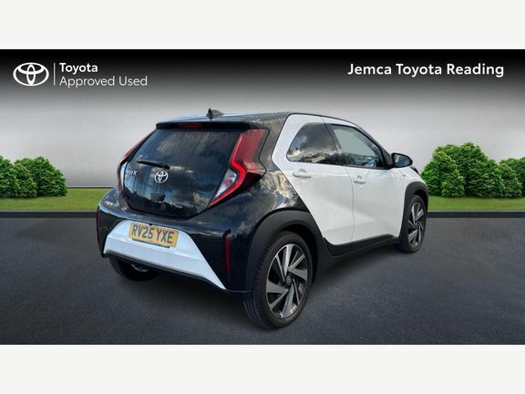 Toyota Aygo X Edge White #2