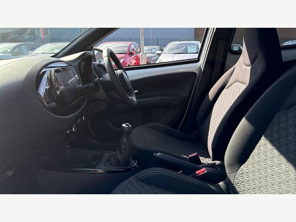 Toyota Aygo X Edge LV75KUJ White #5