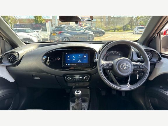 Toyota Aygo X Edge LV75KUJ White #6