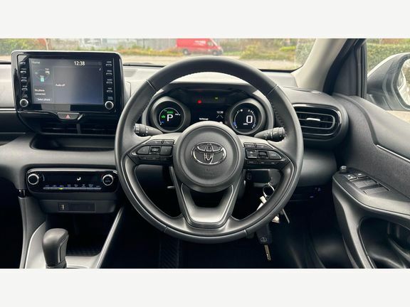 Toyota Yaris Design RJ23VTD White #6