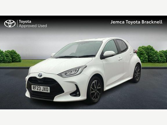 Toyota Yaris Design RF23JXO White #3