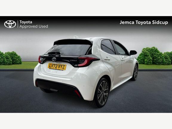 Toyota Yaris Excel LV72VYZ White #2