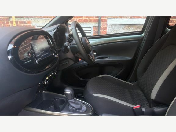 Toyota Aygo X Edge Automatic LS73OZX Green #5