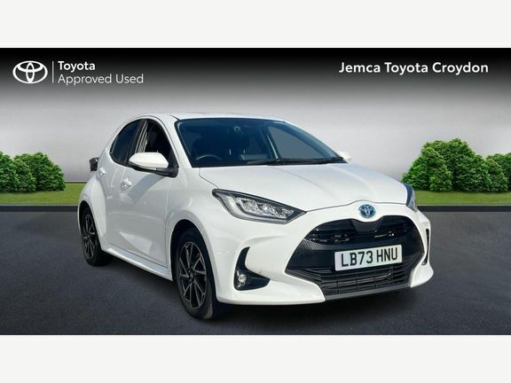 Toyota Yaris Design LB73HNU White