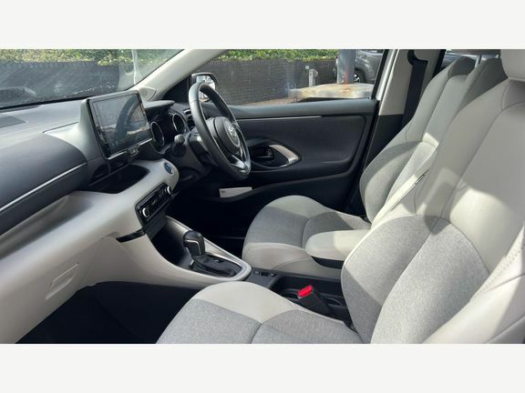 Toyota Yaris Excel LV73ORO White #5
