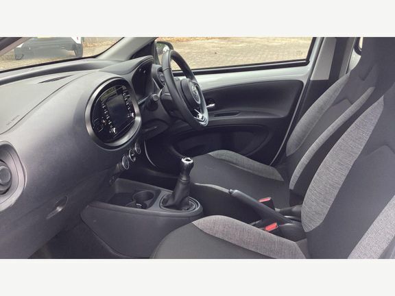 Toyota Aygo X Pure Manual RK72OPF White #5