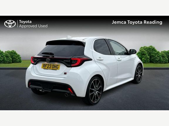 Toyota Yaris Gr Sport RF23OHG White #2