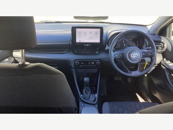 Toyota Yaris Design RV24BTE White #6