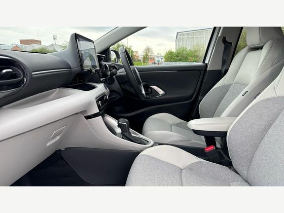 Toyota Yaris Excel RV72YJP White #5