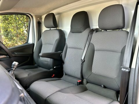 Renault Trafic Business Ll30 L2 MD22HBF White #6