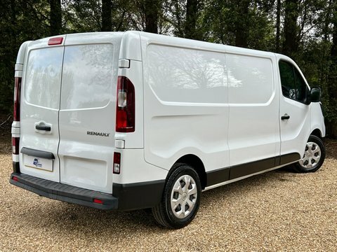 Renault Trafic Business Ll30 L2 MD22HBF White #2